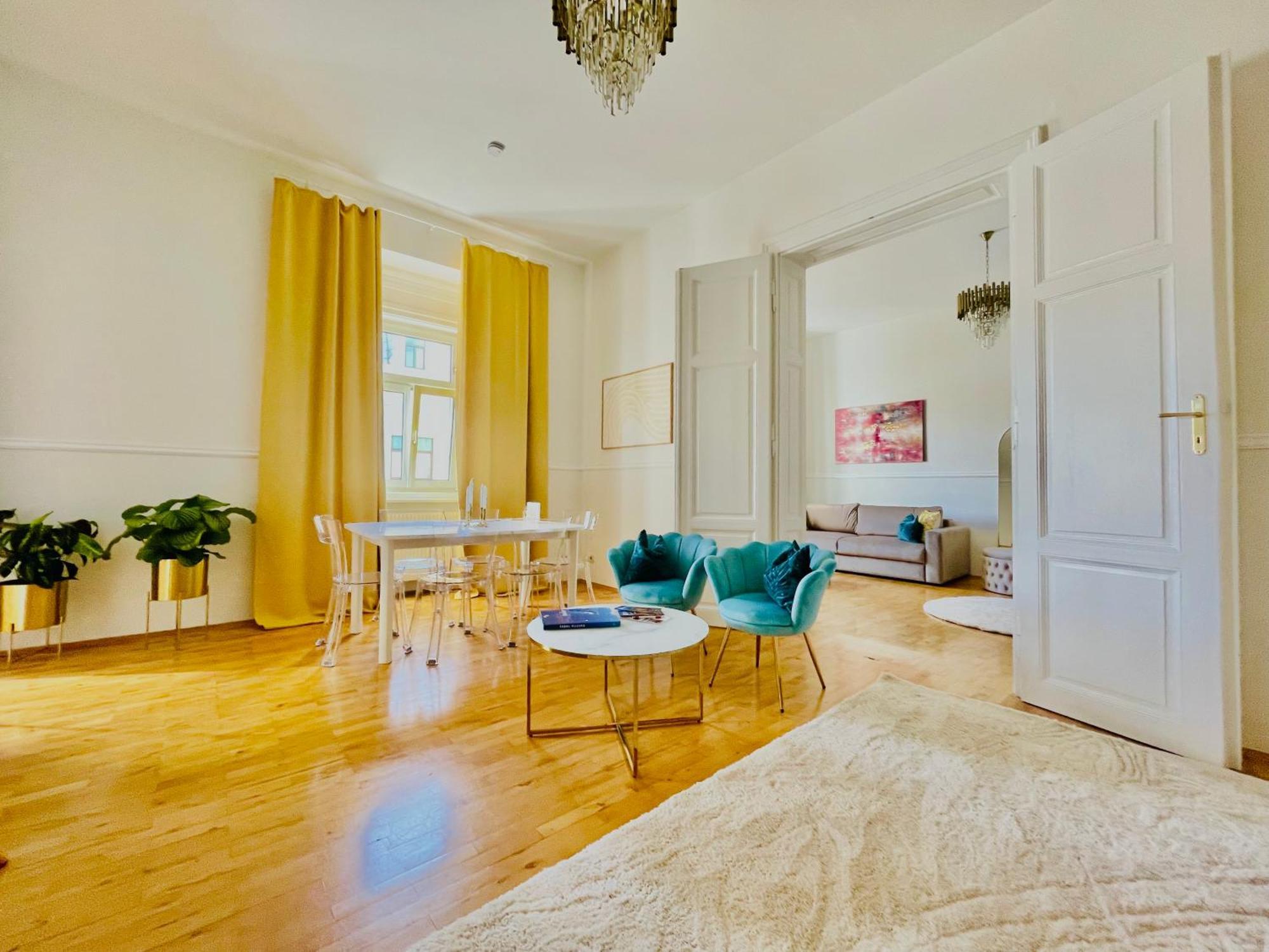 Apstay City Center Deluxe ǀ Free Parking ǀ Self Check-In Graz Dış mekan fotoğraf