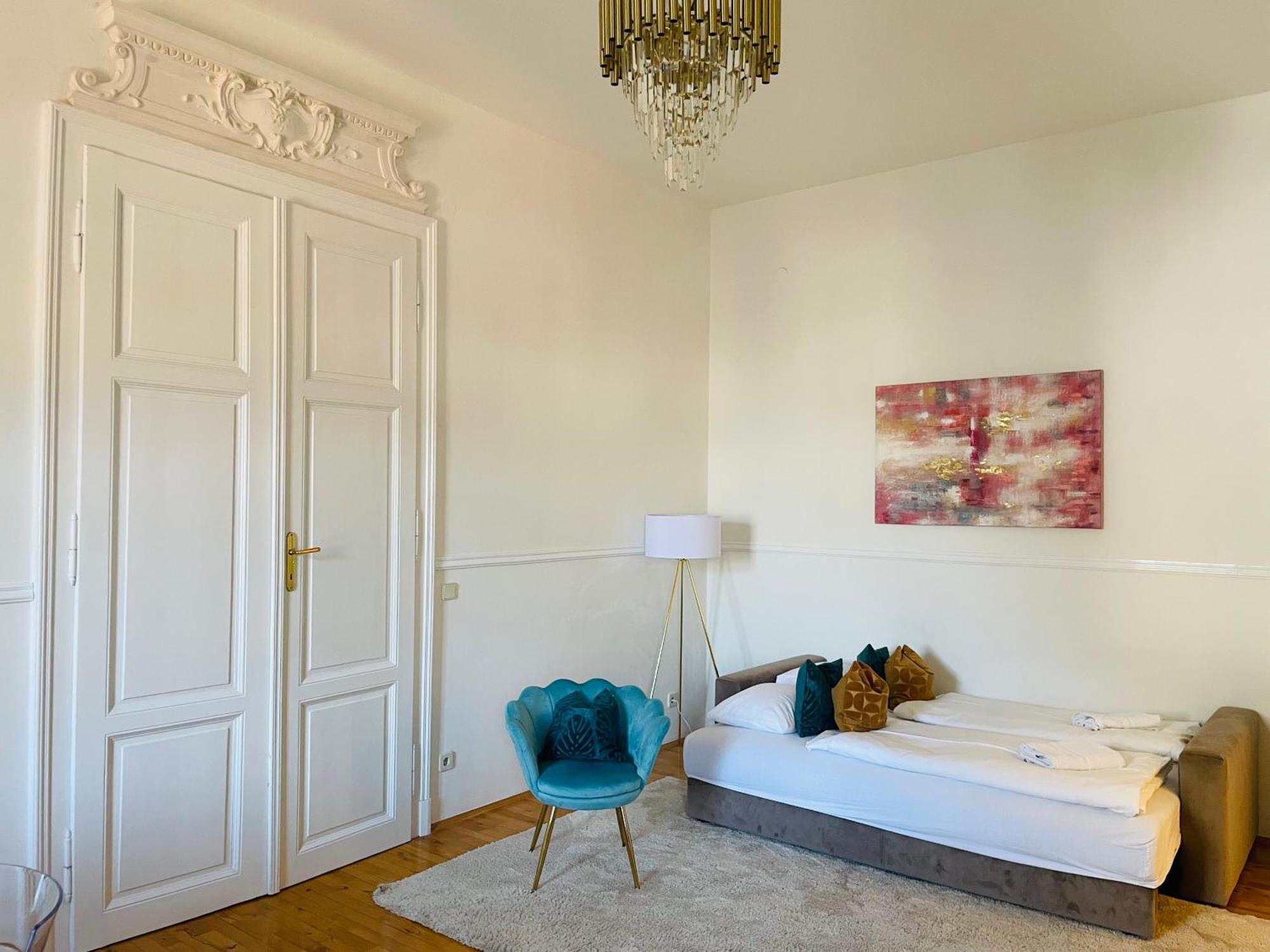 Apstay City Center Deluxe ǀ Free Parking ǀ Self Check-In Graz Dış mekan fotoğraf