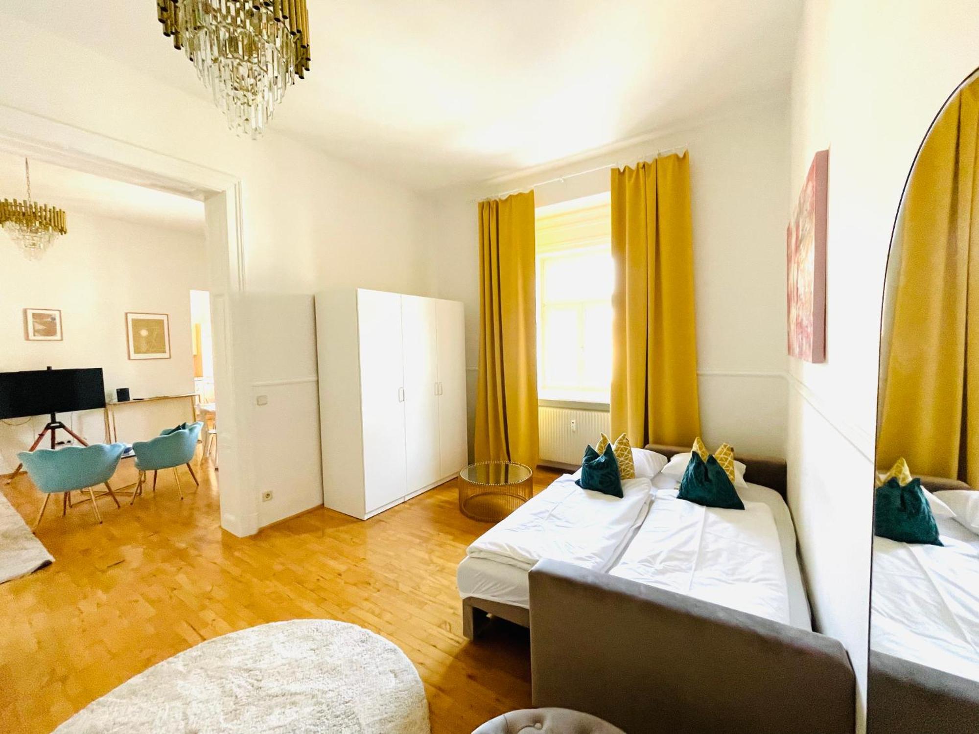 Apstay City Center Deluxe ǀ Free Parking ǀ Self Check-In Graz Dış mekan fotoğraf